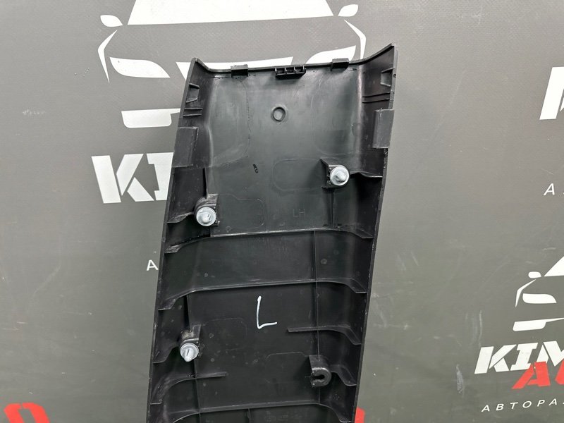 Накладка центральной стойки нижняя Kia Ceed SW 2010 ED