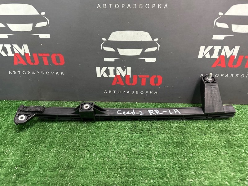 Направляющая стекла задней двери Kia Ceed SW 2011 ED