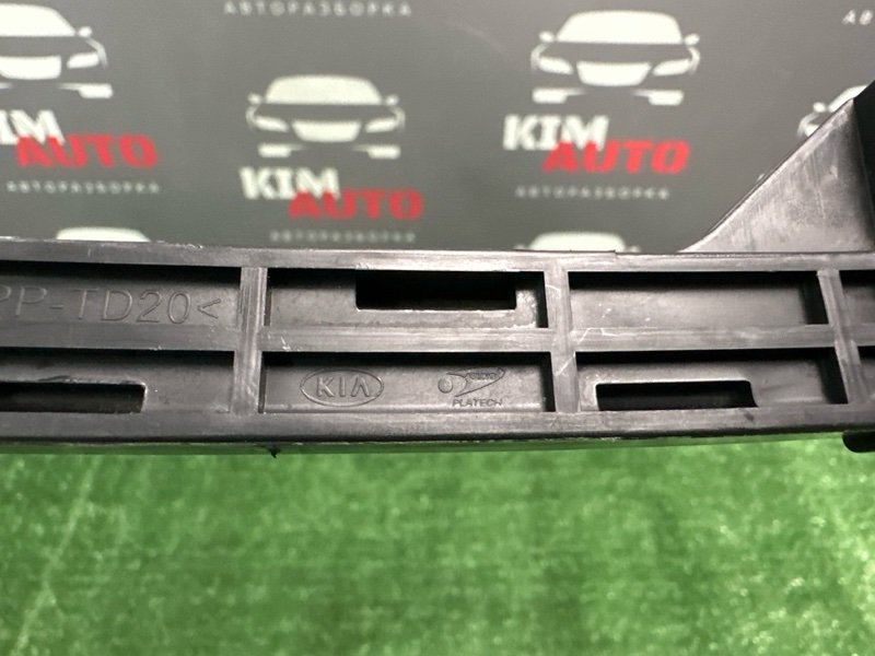 Направляющая стекла задней двери Kia Ceed SW 2011 ED