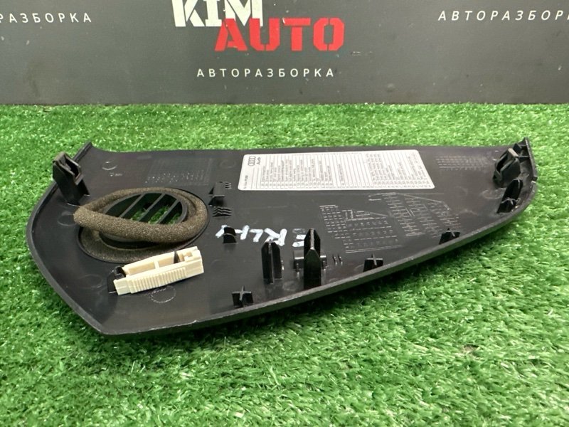 Накладка торпедо боковая Audi A6 quattro 2007 C6