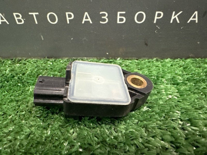 Датчик удара Kia Ceed SW 2011 ED