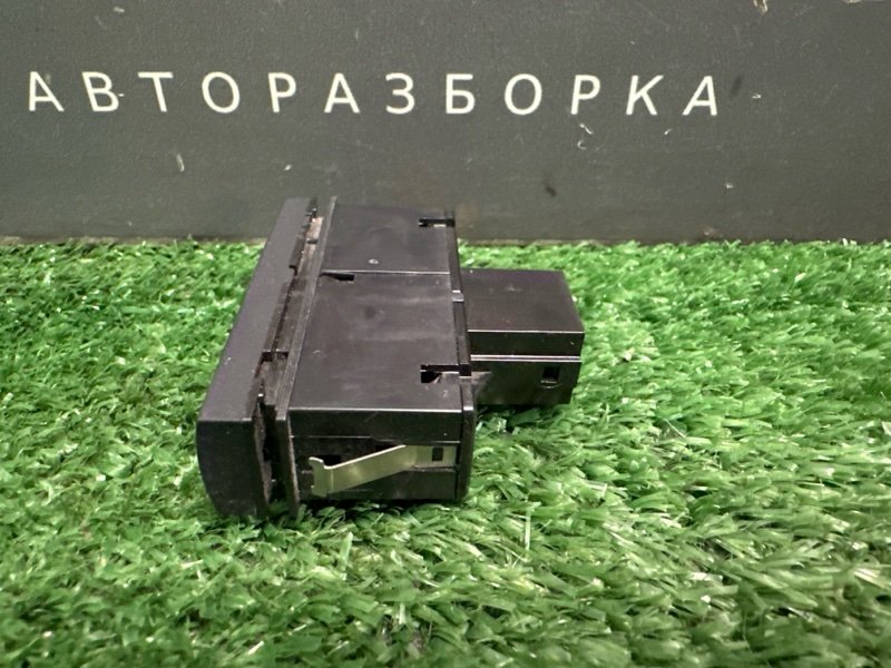 Кнопка аварийной сигнализации Audi A6 quattro 2007 C6