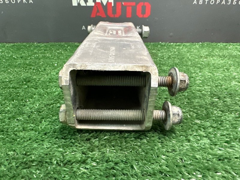 Кронштейн усилителя переднего бампера Audi A6 quattro 2007 C6