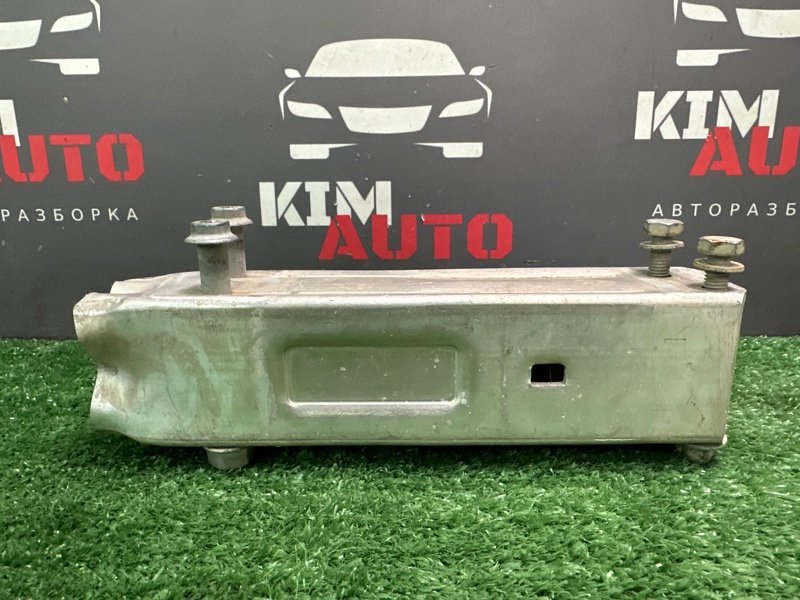 Кронштейн усилителя переднего бампера Audi A6 quattro 2007 C6