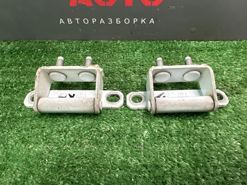 Петли крышки багажника Kia Ceed SW 2010 ED