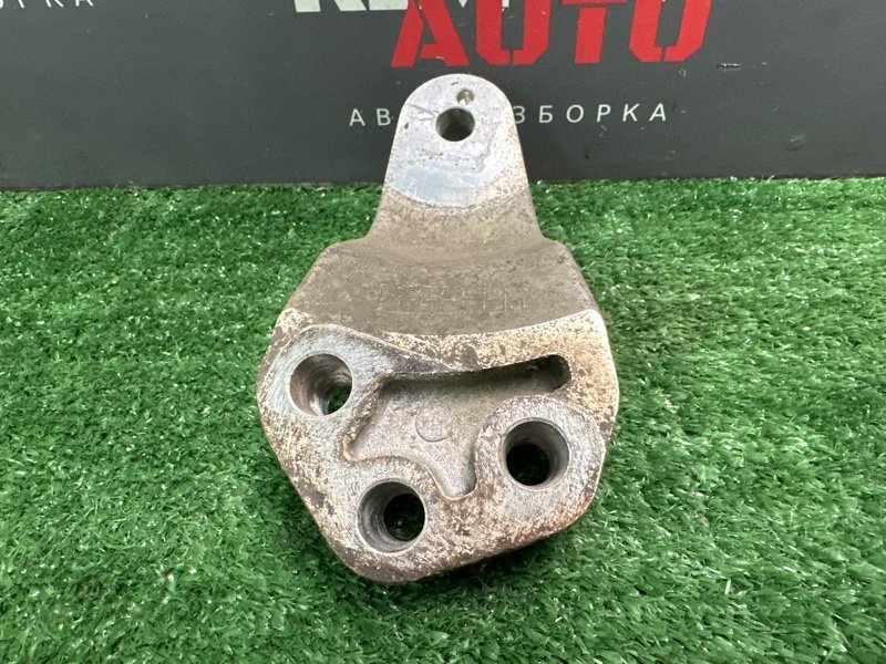 Кронштейн правой подушки двигателя Kia Ceed SW 2011 ED