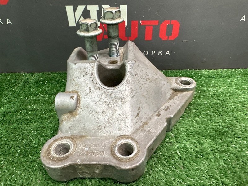 Кронштейн кпп Kia Ceed SW 2010 ED