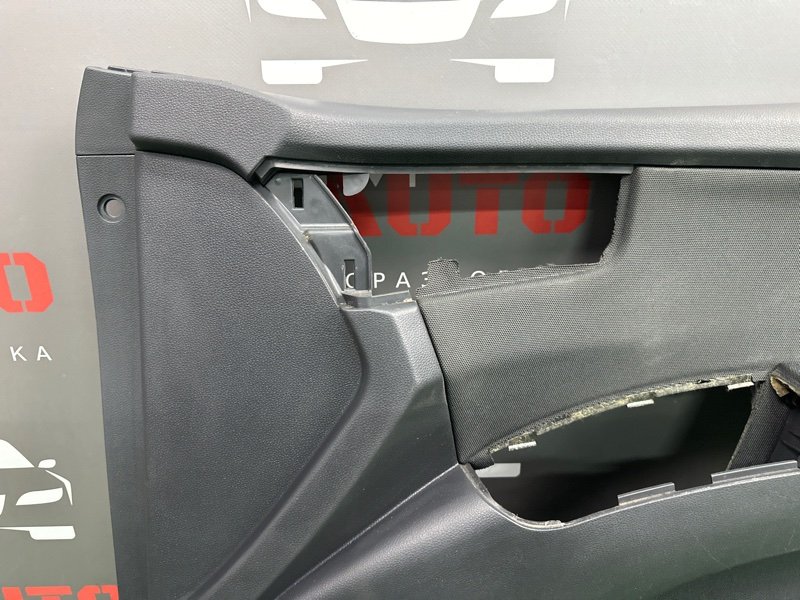 Обшивка двери Kia Sportage 2 2009 KM