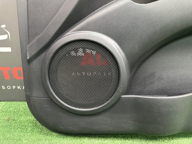 Обшивка двери Kia Sportage 2 2009 KM