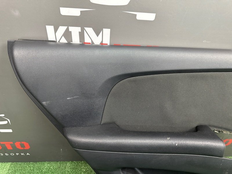 Обшивка двери Kia Sportage 2 2009 KM
