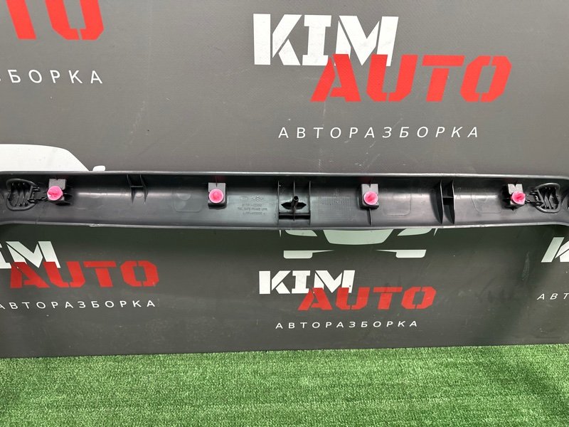 Обшивка крышки багажника верхняя Kia Sportage 2 2009 KM