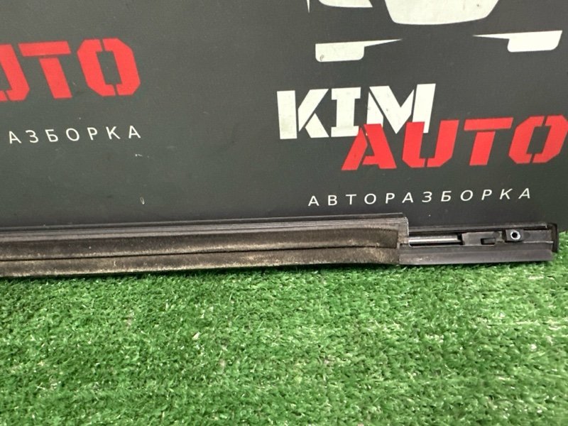 Уплотнитель стекла наружный (Бархотка) Kia Sportage 2 2009 KM