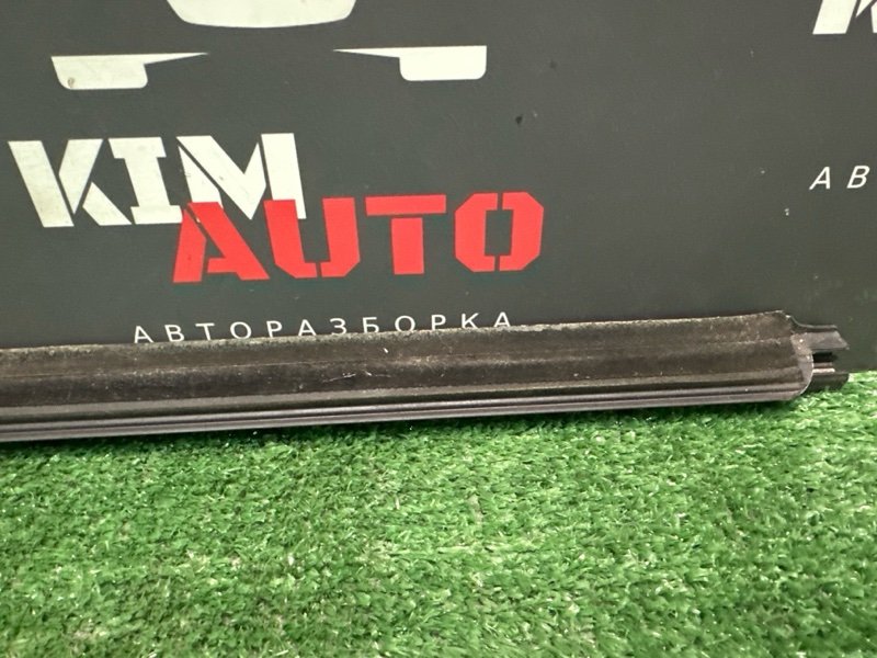 Уплотнитель стекла наружный (Бархотка) Kia Sportage 2 2009 KM