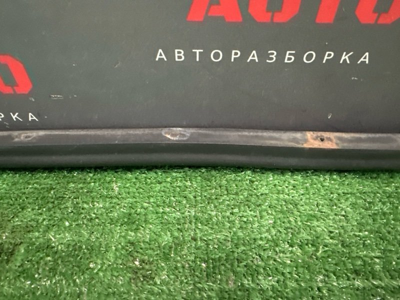 Уплотнитель капота Kia Sportage 2 2009 KM