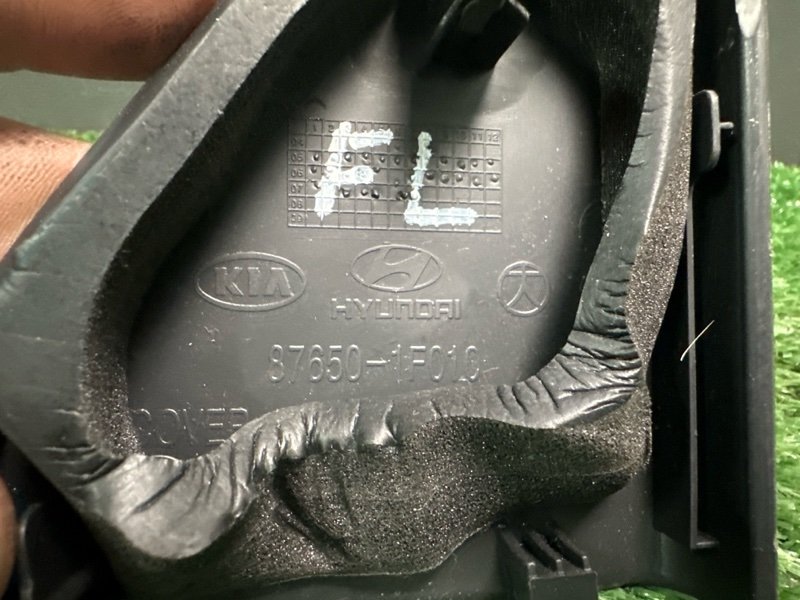 Накладка зеркала внутренняя Kia Sportage 2 2009 KM
