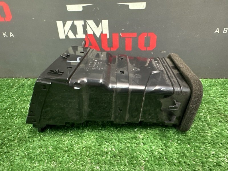 Дефлектор отопителя центральный Kia Sportage 2 2009 KM
