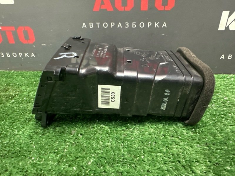Дефлектор отопителя центральный Kia Sportage 2 2009 KM