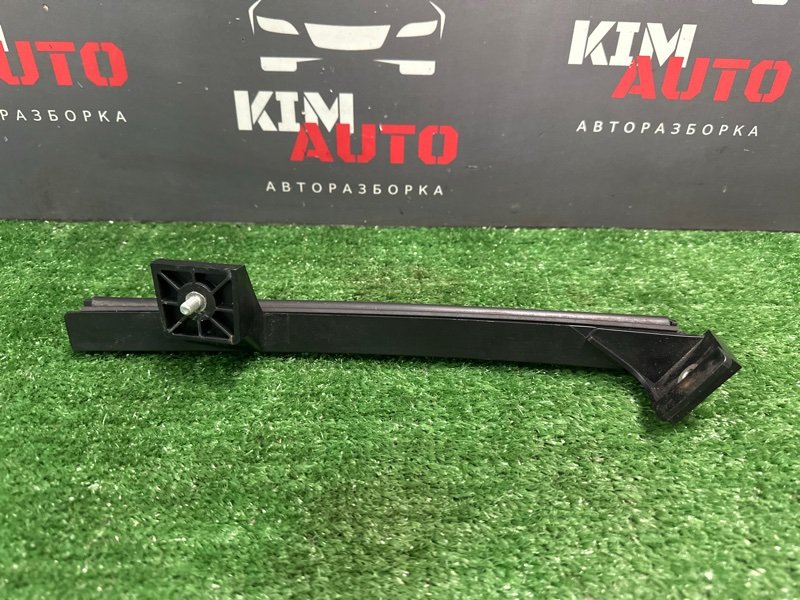 Направляющая стекла двери Kia Sportage 2 2009 KM