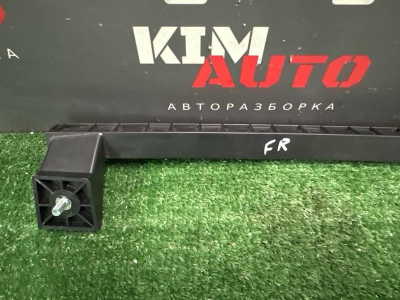 Направляющая стекла двери Kia Sportage 2 2009 KM