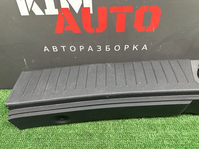 Накладка замка багажника Kia Sportage 2 2009 KM