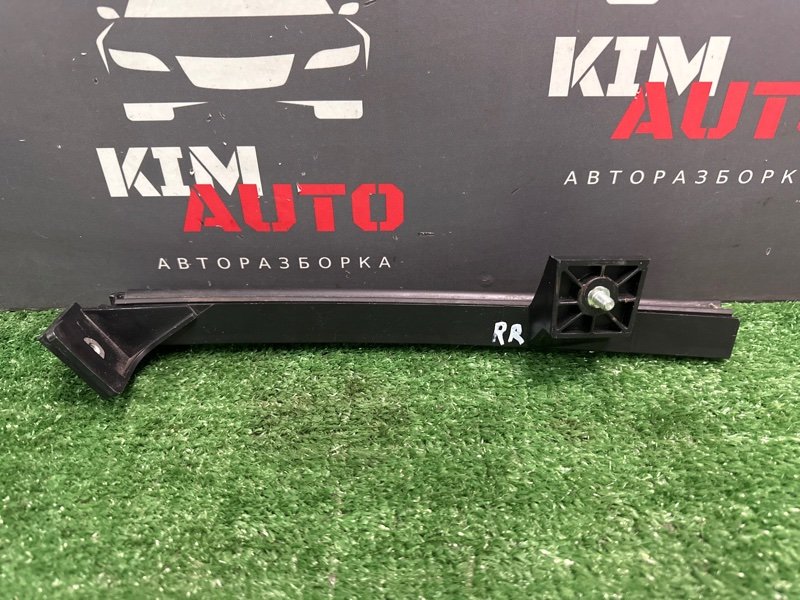Направляющая стекла двери Kia Sportage 2 2009 KM
