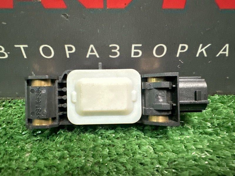 Датчик удара боковой Kia Sportage 2 2009 KM
