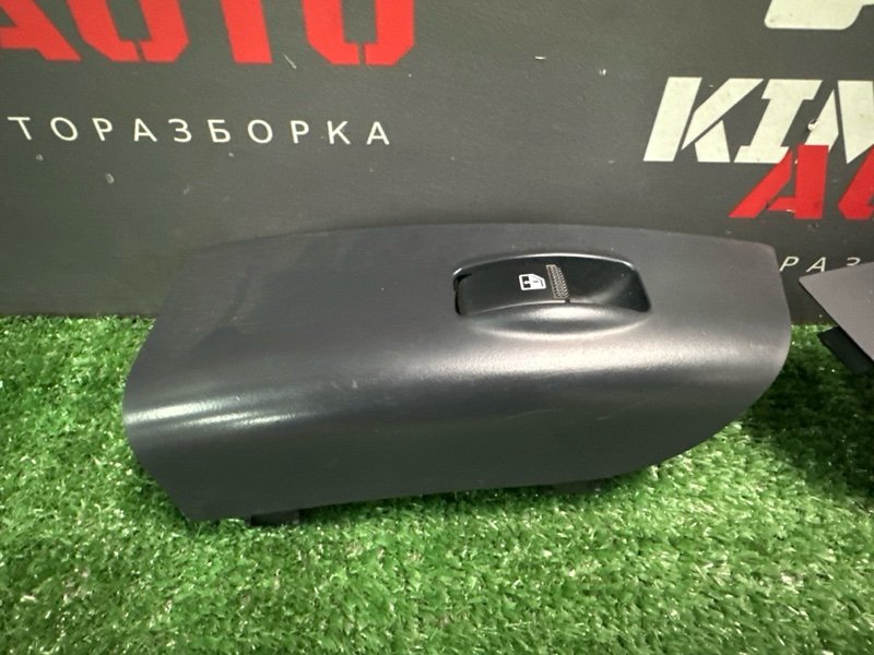 Кнопка стеклоподъемника Kia Sportage 2 2009 KM