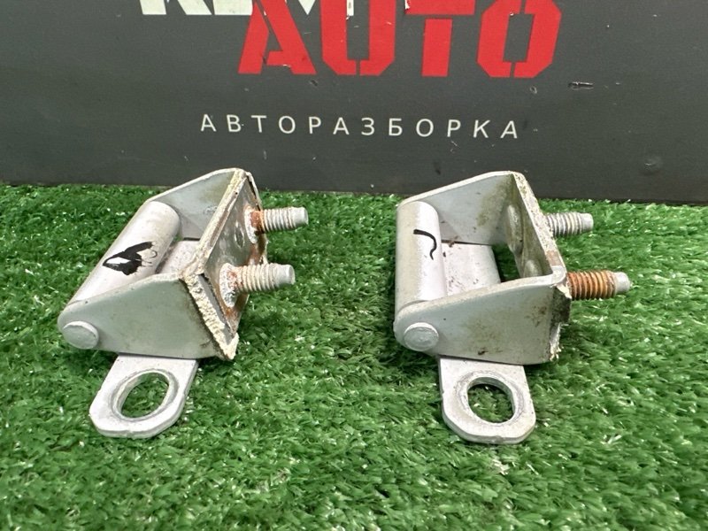 Петли крышки багажника Kia Sportage 2 2009 KM