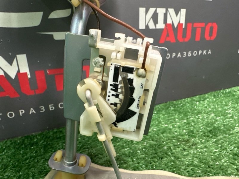 Датчик уровня топлива Kia Sportage 2 2009 KM