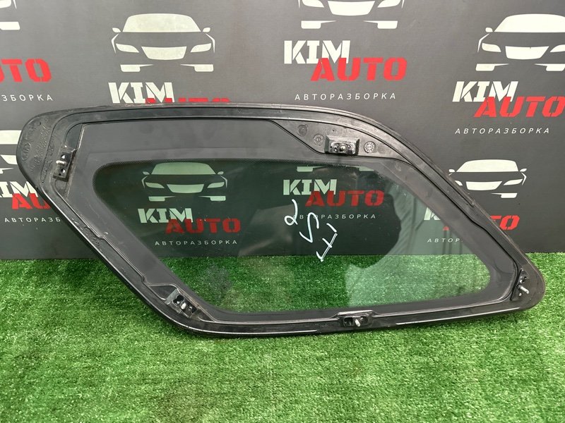 Стекло глухое заднее Kia Sportage 2 2009 KM