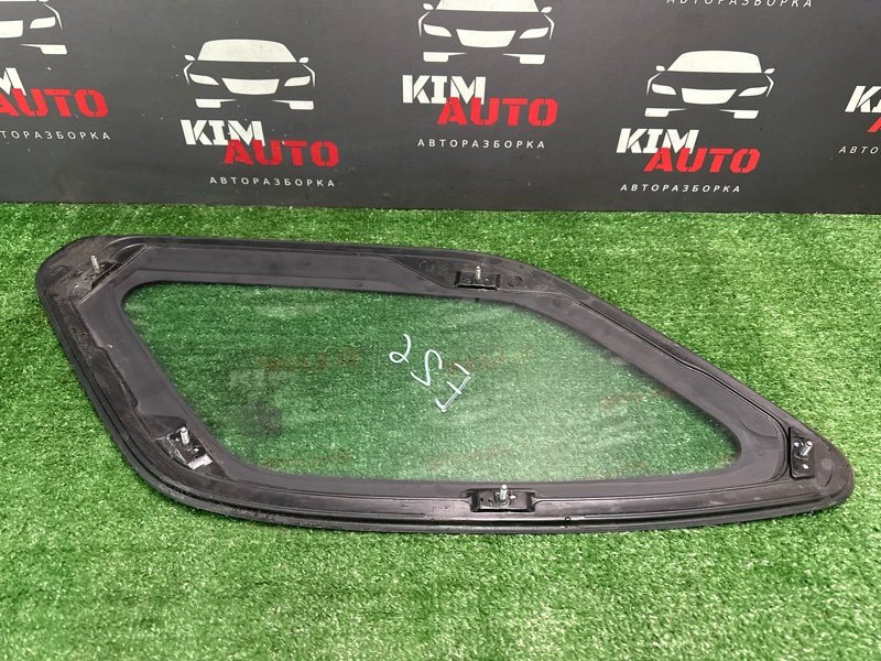Стекло глухое заднее Kia Sportage 2 2009 KM