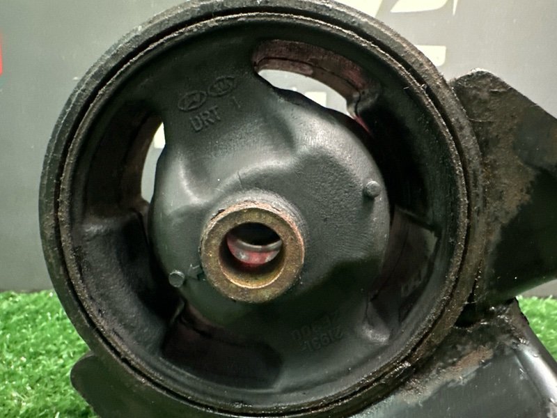 Подушка/опора двигателя Kia Sportage 2 2009 KM