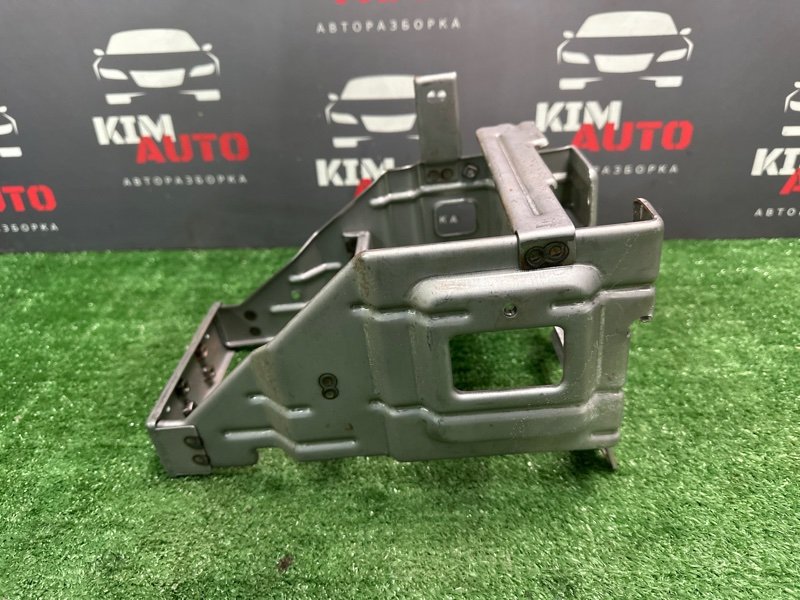 Кронштейн центральной консоли Kia Sportage 2 2009 KM