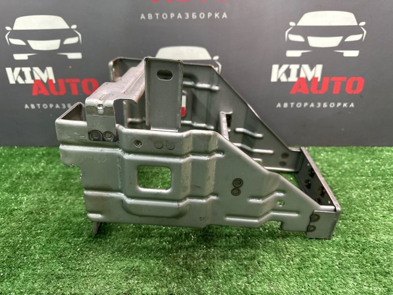 Кронштейн центральной консоли Kia Sportage 2 2009 KM
