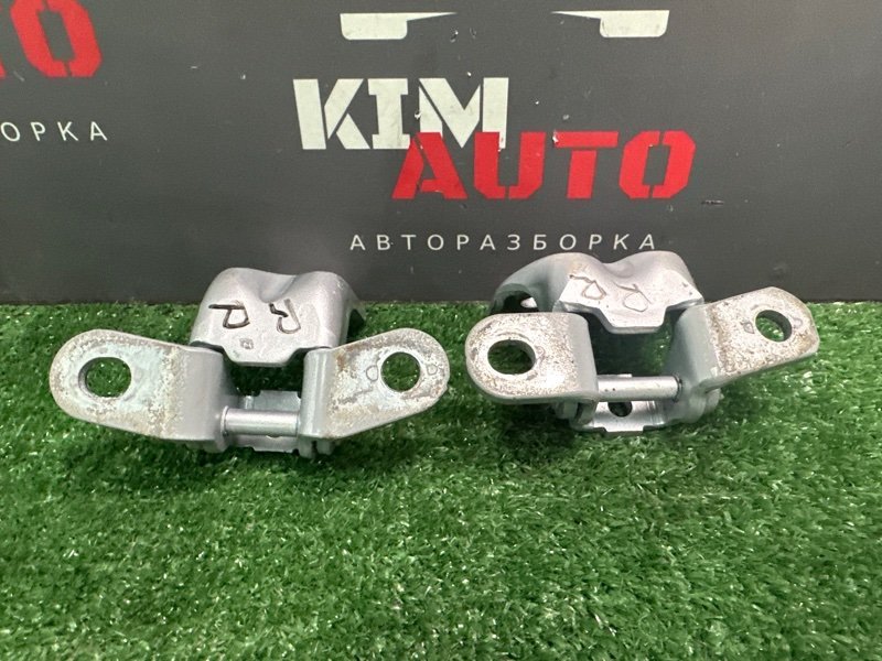 Петли двери Kia Sportage 2 2009 KM