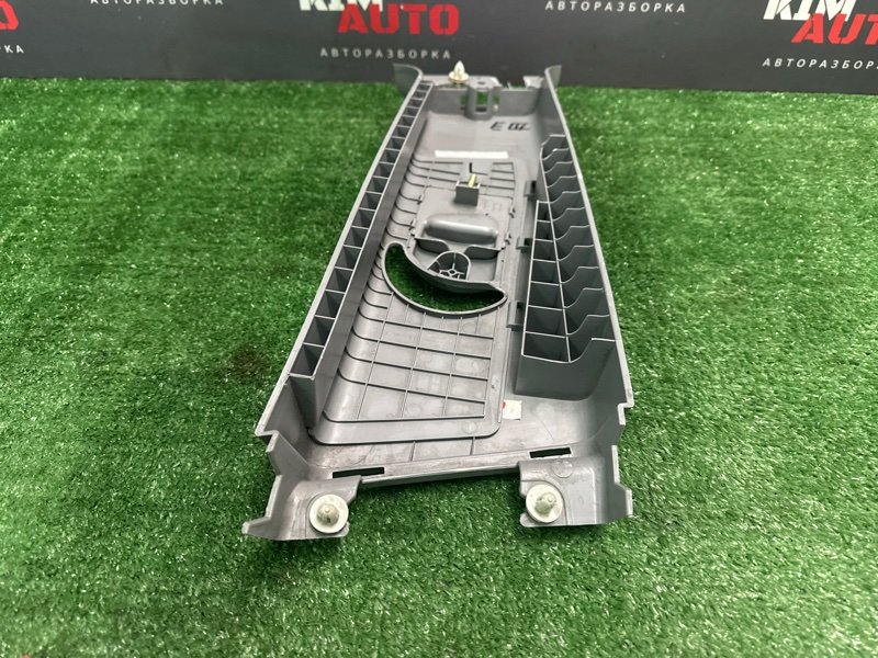 Накладка центральной стойки верхняя Hyundai Elantra 4 HD 06-11 2007