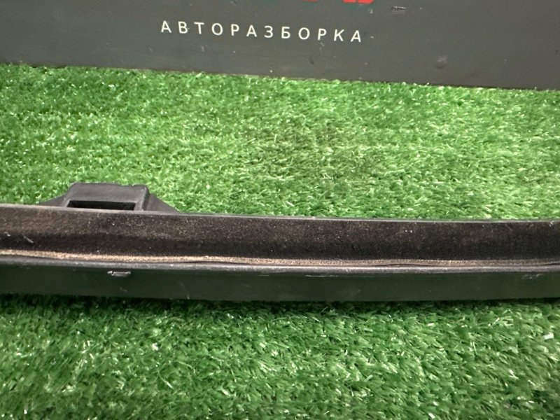 Направляющая стекла двери Hyundai Elantra 4 HD 06-11 2007