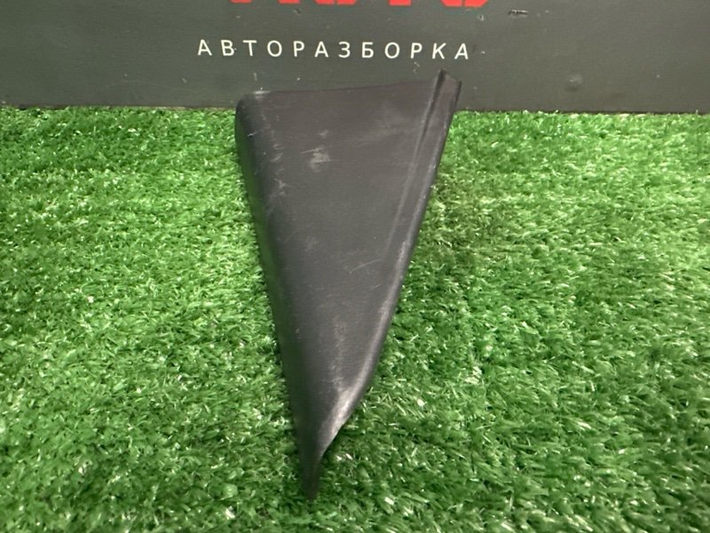 Накладка двери треугольник Hyundai Elantra 4 HD 06-11 2007