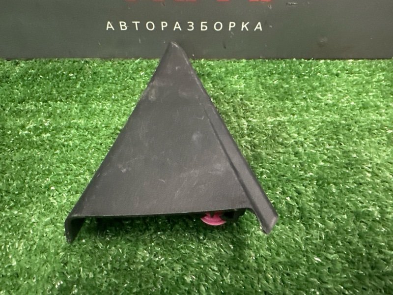 Накладка двери треугольник Hyundai Elantra 4 HD 06-11 2007