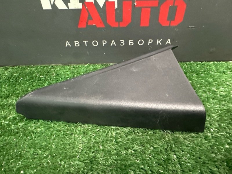 Накладка двери треугольник Hyundai Elantra 4 HD 06-11 2007