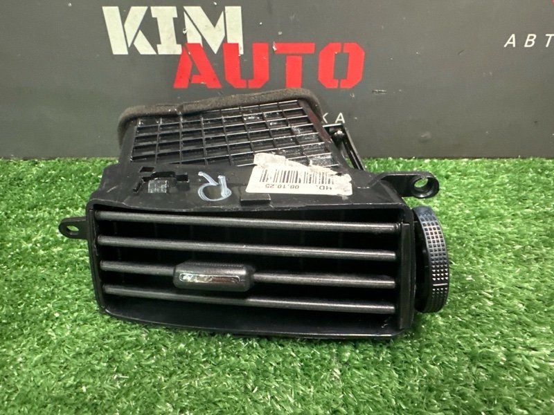 Дефлектор отопителя центральный Hyundai Elantra 4 HD 06-11 2007