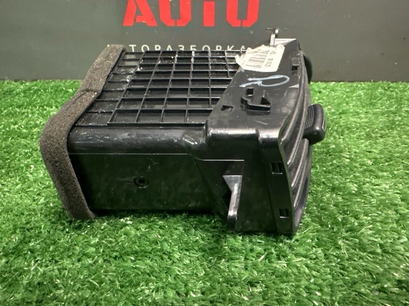 Дефлектор отопителя центральный Hyundai Elantra 4 HD 06-11 2007