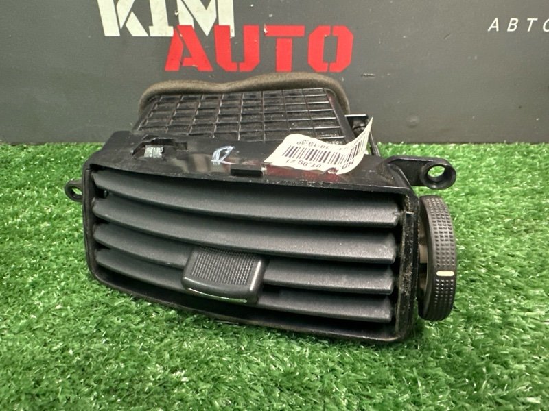 Дефлектор отопителя центральный Hyundai Elantra 4 HD 06-11 2007