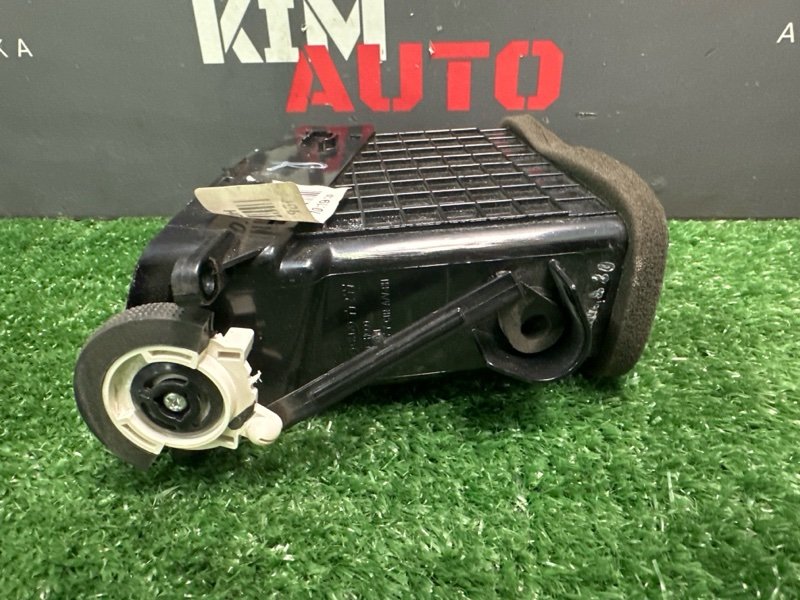 Дефлектор отопителя центральный Hyundai Elantra 4 HD 06-11 2007
