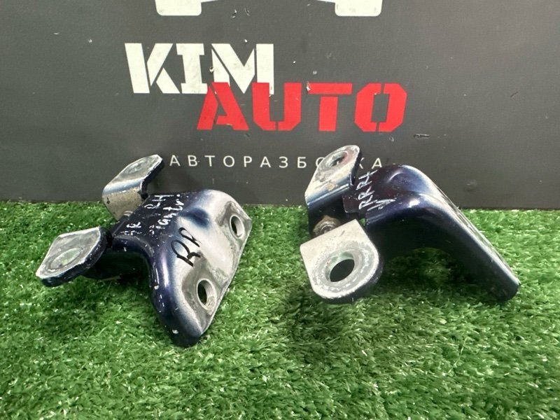 Петли двери Hyundai Elantra 4 HD 06-11 2007