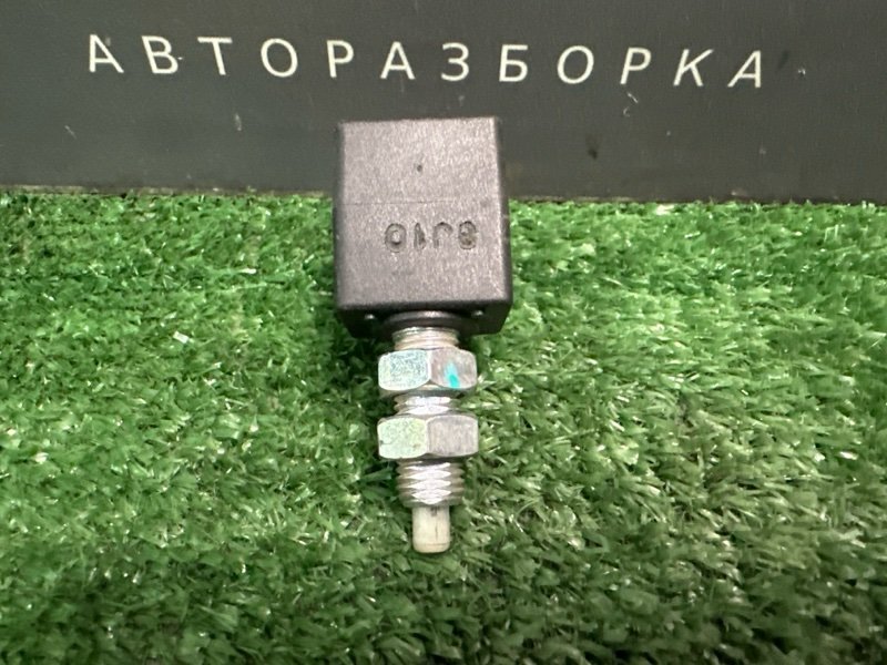 Выключатель стоп-сигнала(лягушка) Hyundai Elantra 4 HD 06-11 2007