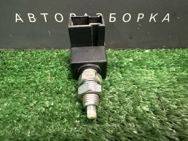 Выключатель стоп-сигнала(лягушка) Hyundai Elantra 4 HD 06-11 2007