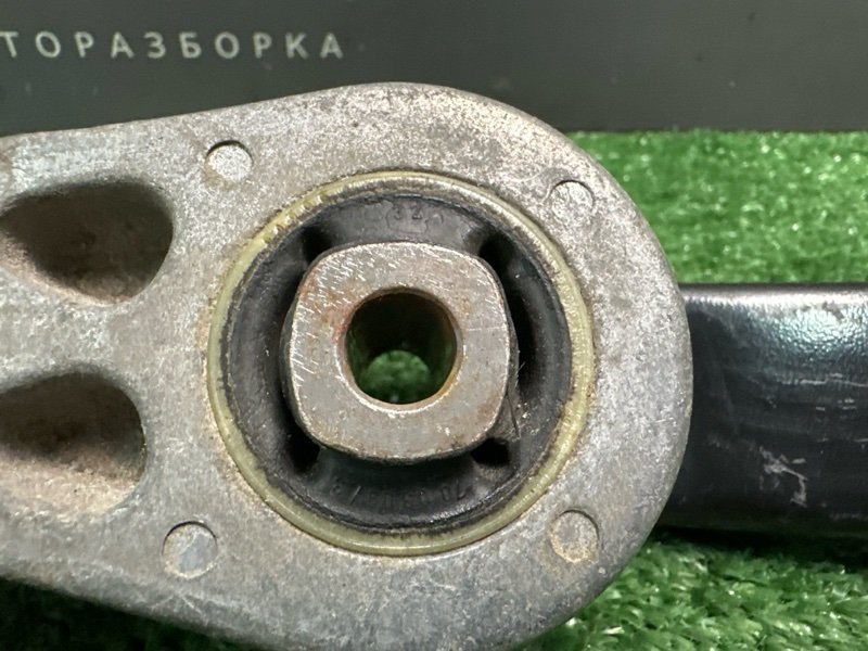 Подушка/опора двигателя Skoda Yeti 2011