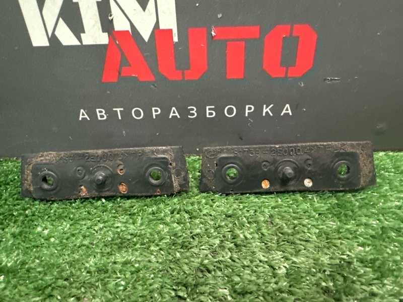 Отбойник крышки багажника Kia Sportage 2 2009 KM