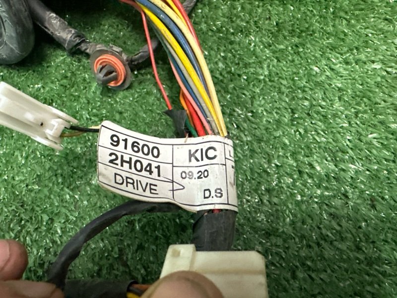 Проводка двери Hyundai Elantra HD 2008